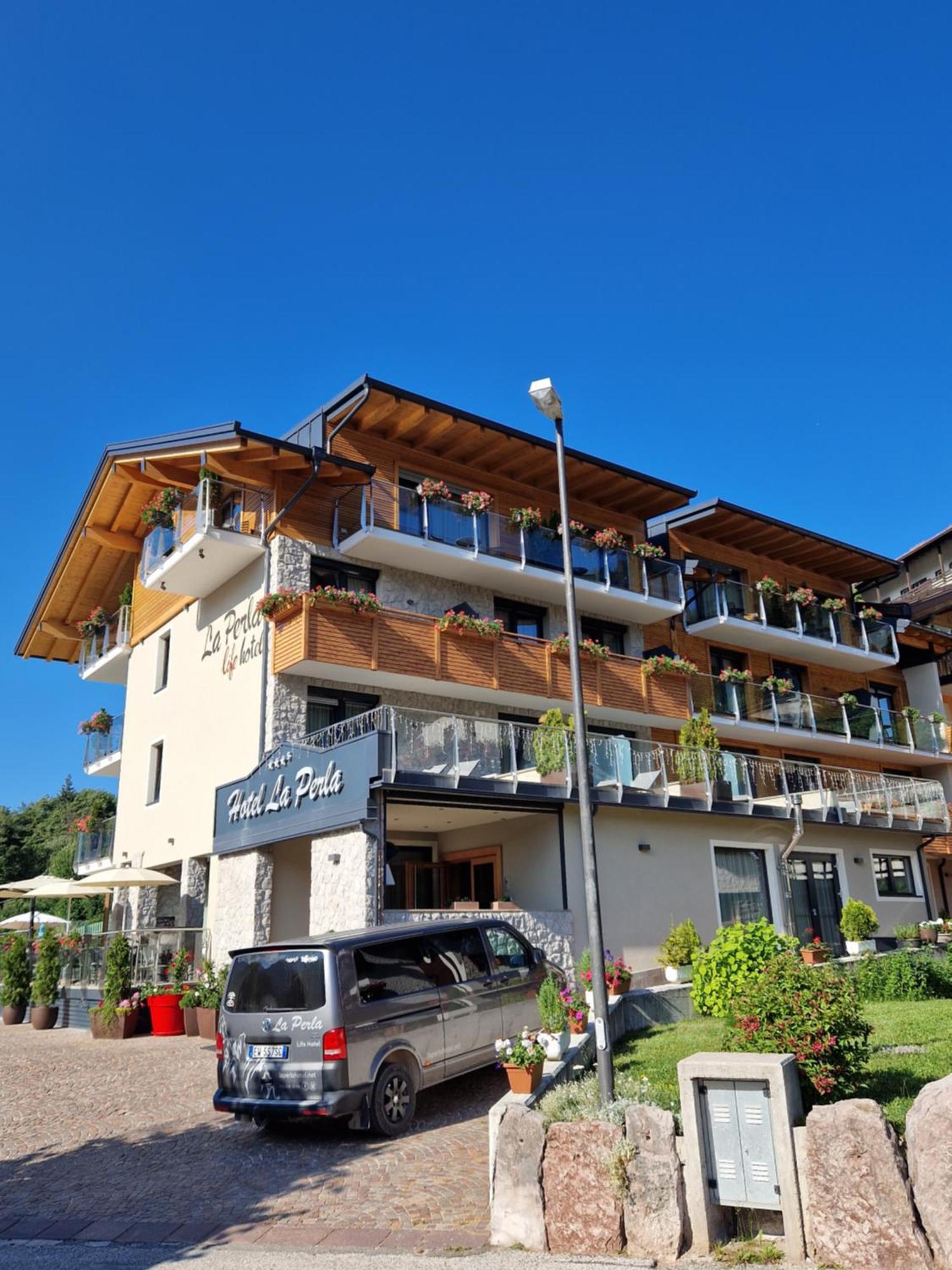 Hotel La Perla Andalo Eksteriør bilde