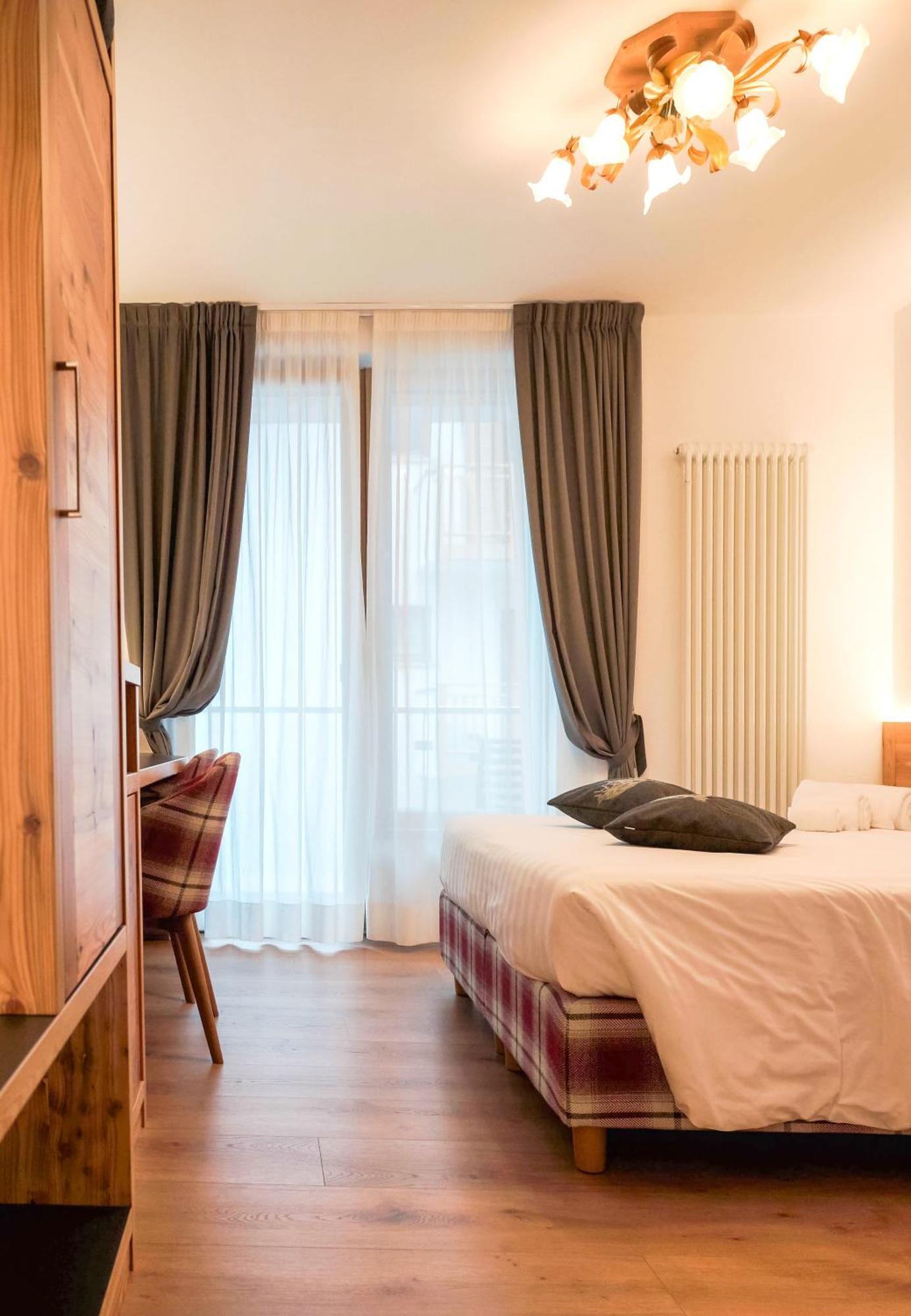 Hotel La Perla Andalo Eksteriør bilde