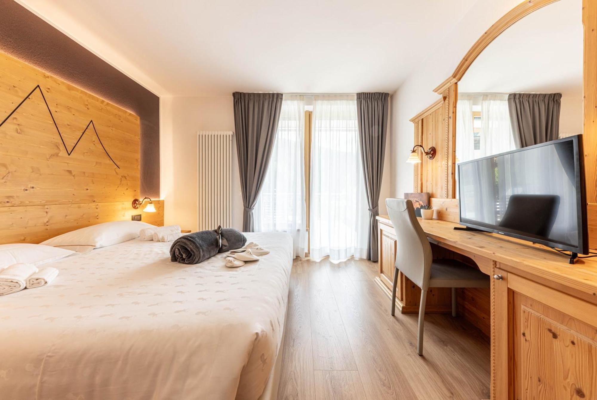 Hotel La Perla Andalo Eksteriør bilde