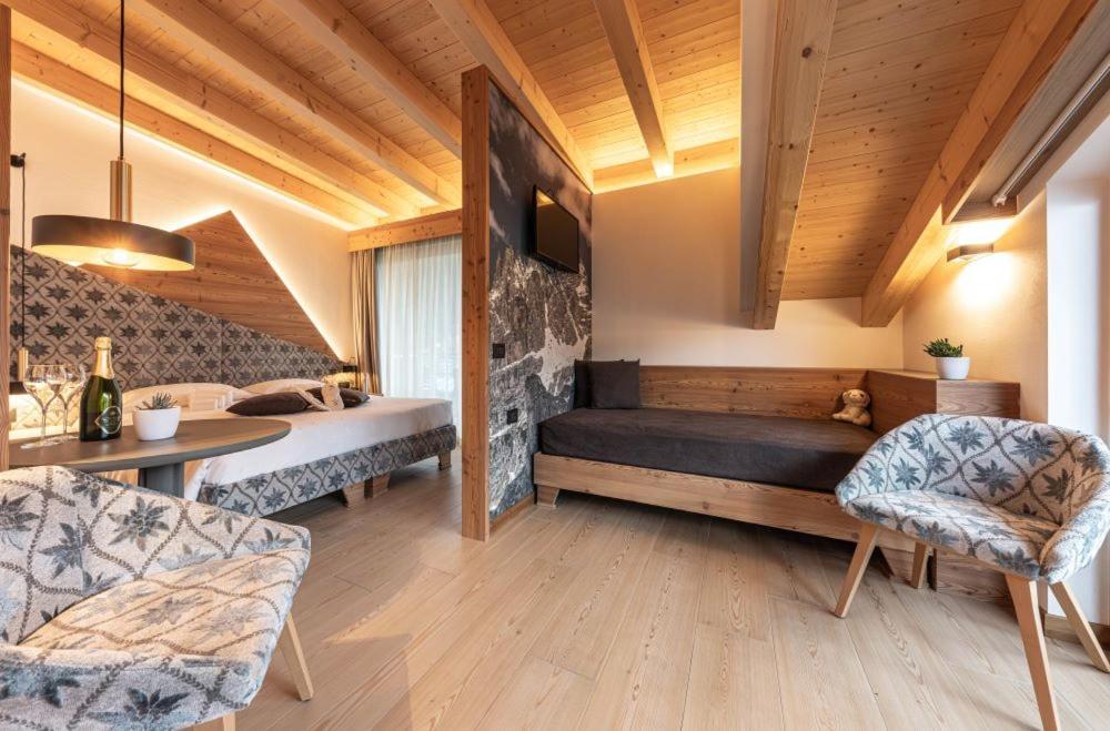 Hotel La Perla Andalo Eksteriør bilde